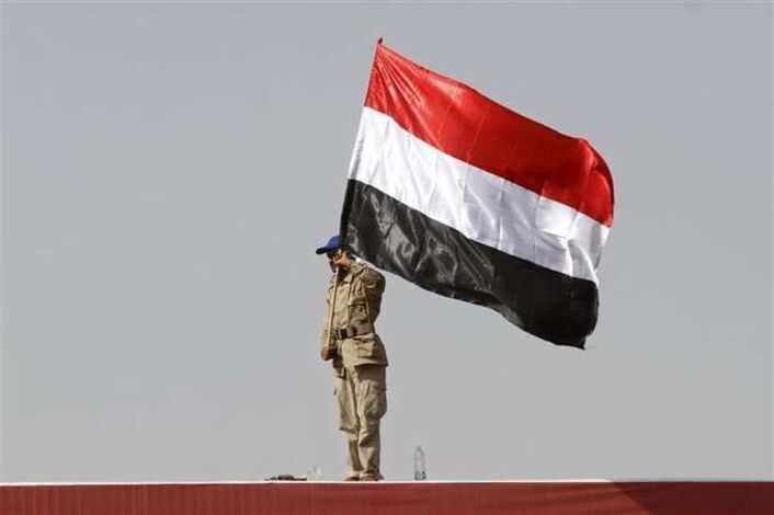 عباس الضالعي: لماذا لا تنتهي الخلافات السياسية وتتوحد لتحرير اليمن؟