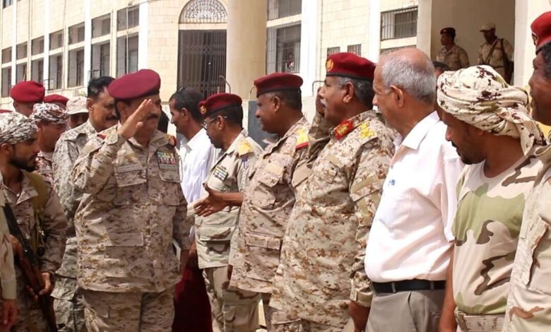 اللواء الركن "التميمي" يتسلّم زمام العمل كقائد للمنطقة العسكرية الثانية خلفاً للواء الركن "البحسني" بالمكلا