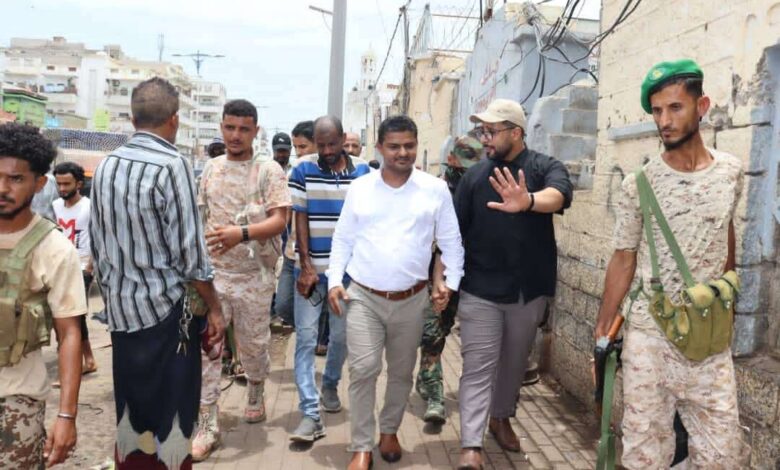 وكيل محافظة عدن ينفذ نزولات ميدانية ضمن خطة المحافظة في تأمين بيع موحد للأسماك