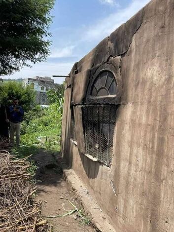 عصابة مسلحة تُحرق منزل مواطن في إب