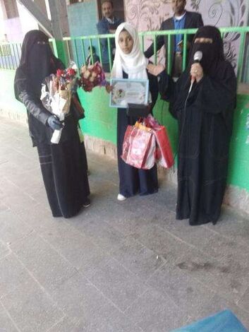 فصل طالبة ثانوية بصنعاء بعد رفضها ترديد الصرخة الحوثية