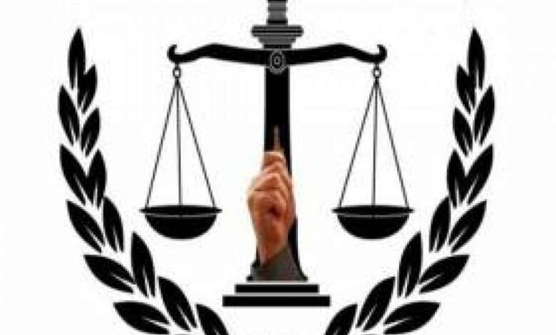 محامون ضد الفساد يطالبون بعقد اجتماع مشترك للمحامين والقضاة للوقوف على قضية قتل القاضي حمران