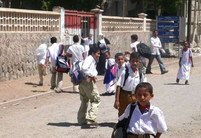 صراع التعليم : نصف مدارس عدن فتح ابوابه والأخر مغلق