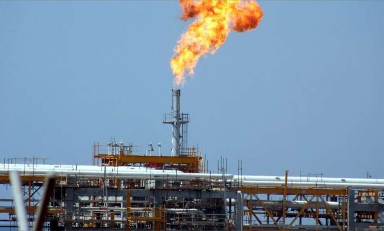 إعلامي يكشف عن ثلاثة ردود ستقوم بها الشرعية في حال استهدف الحوث ي شركات النفط والغاز