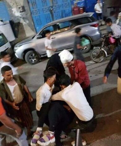 محاولة انتحار ناشطة يمنية بسبب تعرضها لابتزاز بالصور من قبل جارها