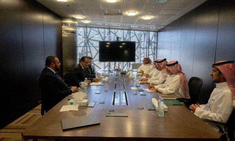 وزير الصحة يلتقي المشرف العام للبرنامج السعودي للتنمية