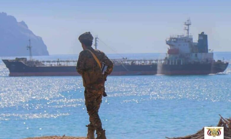 شركة النفط بشبوة:  لا خسائر بشرية ولا مادية جراء الاستهداف الحوثي لميناء قنا