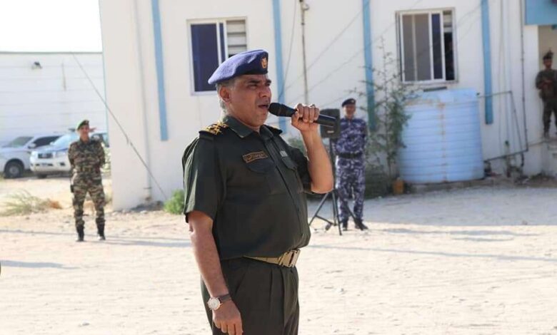مدير أمن ساحل حضرموت يؤكد استمرار حملة تكثيف الانتشار الأمني في شوارع مدينة المكلا