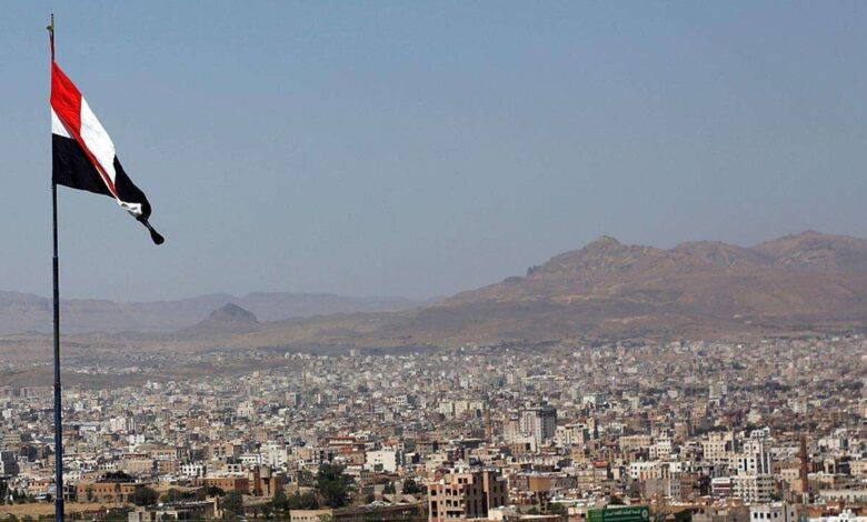 مسؤول حكومي: لن يقبل اليمن بجماعة طارئة على القيم والأخلاق