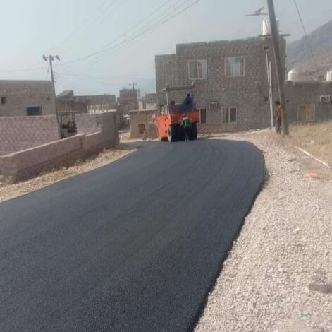 بلدية ظفار بسلطنة عمان تمول مشروع سفلتة عدد من الشوارع بمديرية حوف في المهرة