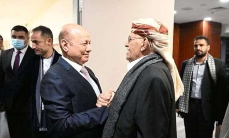 الصوفي ينتقد زيارة قيادة المجلس الرئاسي للشيخ صادق الأحمر