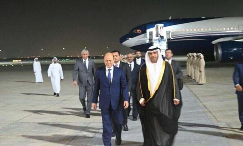 رئيس مجلس القيادة الرئاسي يصل ابوظبي في زيارة عمل لدولة الامارات العربية المتحدة