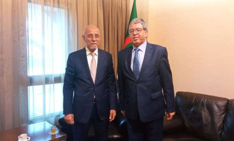 السفير اليزيدي يبحث مع مسؤول جزائري العلاقات الثنائية بين البلدين