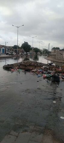 سكان الممدارة يناشدون المحافظ "لملس" والسلطة المحلية بالشيخ عثمان بوضع حل لطفح المجاري بشوارع مدينتهم