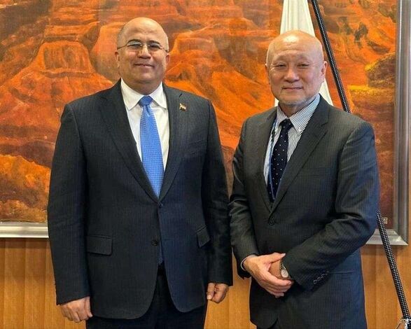 السفير السنيني يناقش مع مسؤول ياباني تطورات الاوضاع في اليمن