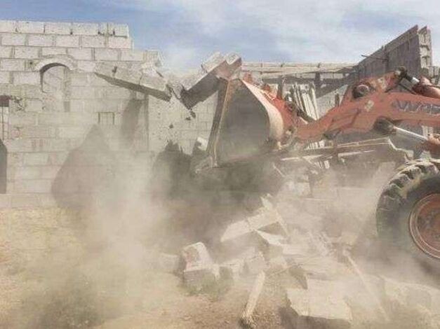 مليشيا الحوثي تشرع بهدم 50 منزلًا في بني الحارث بصنعاء