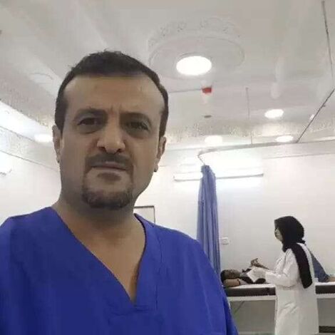 طبيب يمني يوجه رسالة للأطباء اليمنيين المقيمين خارج البلد