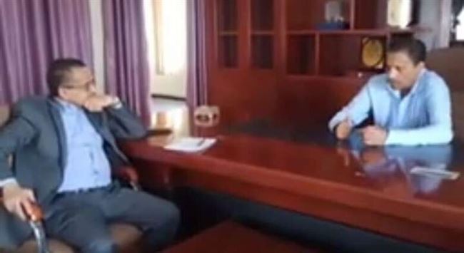 محافظ أبين يناقش مع رئيس الوحدة التنفيذية للنازحين أوضاع النازحين في محافظة أبين