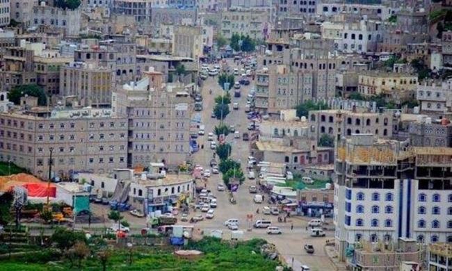 مليشيا الحوثي تقتل مواطنًا وتسحل جثته أمام زوجته وأطفاله في إب