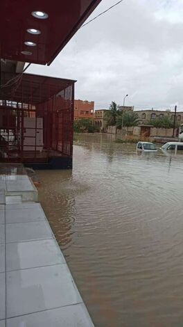 حضرموت.. هطول أمطار غزيرة على مدينة الشحر