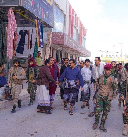 محافظ شبوة يتفقد استعدادات استقبال عيد الفطر المبارك في مدينة عتق