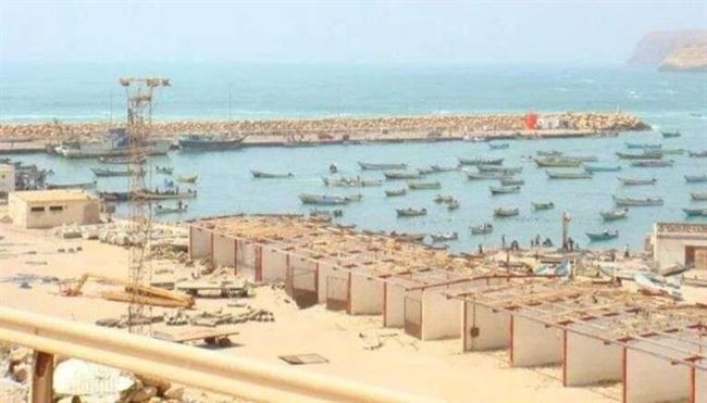 حادث أم هجوم.. قصة "يخت" أثار أزمة قبالة ميناء نشطون باليمن