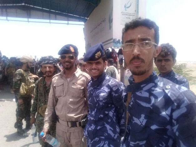 قوات النجدة بمحافظة أبين تقوم بتأمين طريق عودة الوفد المرافق مع اللواء فيصل رجب