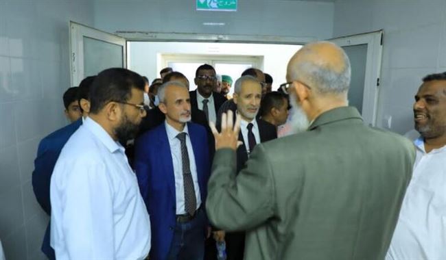 نائب وزير الصحة يفتتح وحدة أورام الجهاز التناسلي الانثوي بهيئة مستشفى ابن سيناء بالمكلا