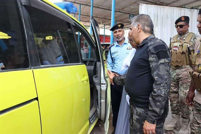 مدير الأمن والشرطة بساحل حضرموت يتسلّم معدات وأدوات بقيمة 20 مليون ريال يمني مقدمة لمصلحة الدفاع المدني