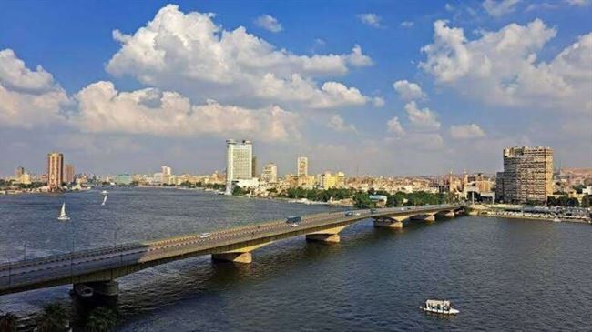 قرار مصري يعيد تنظيم إقامة الأجانب في مصر