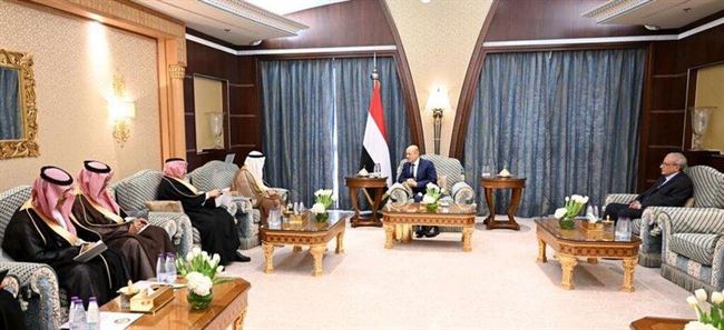 رئيس مجلس القيادة الرئاسي يشيد بدور مجلس التعاون في دعم اليمن وقضيته العادلة