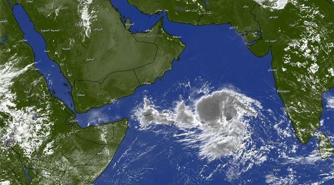عاصفة مدارية تتجه صوب السواحل اليمنية