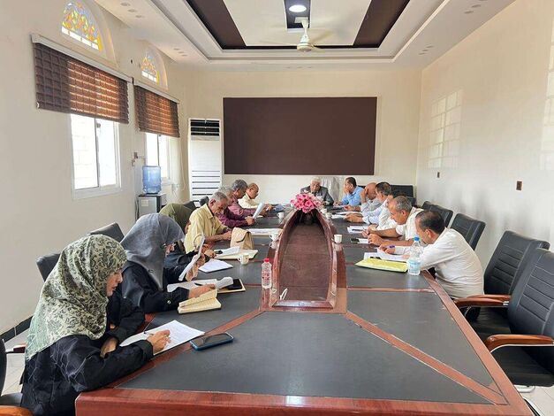 مجلس جامعة لحج يعقد اجتماعاً موسعاً في دورته لشهر مايو