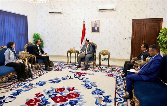وزير الخارجية يبحث مع السفير السويسري التطورات السياسية في اليمن وجهود تحقيق السلام