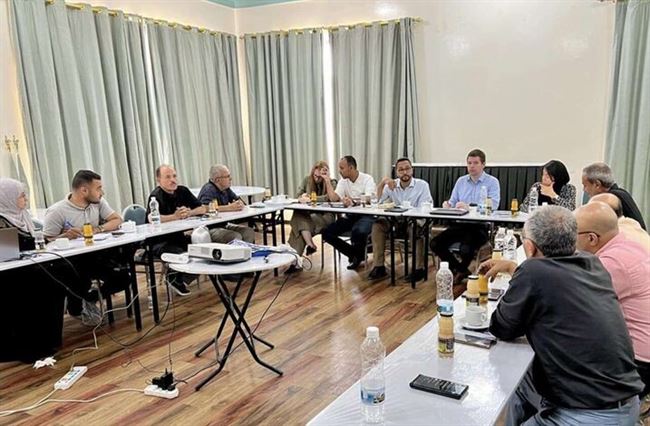 لجنة المصالحة والسلم الاجتماعي في تعز تلتقي فريق من القسم السياسي لمكتب المبعوث الأممي إلى اليمن.